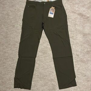 Hiking stretch performance pant. Light breathable. Great for everyday use.